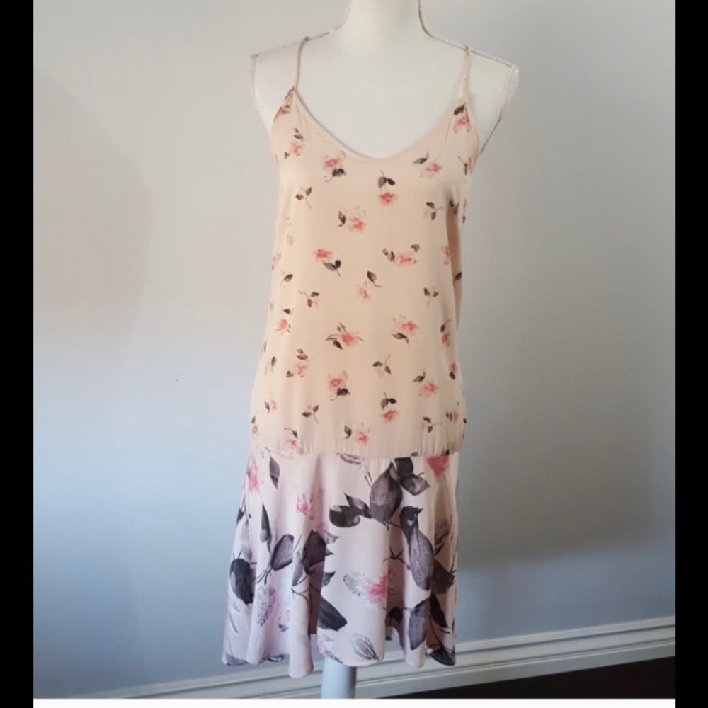 HOST PICK!! NY & Co. floral dress.